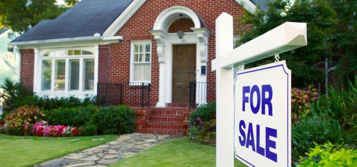 <strong>THINKING OF SELLING YOUR HOME THIS SPRING?</strong>